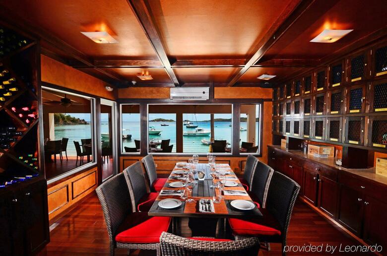Hotel Secret Harbour Beach Resort
