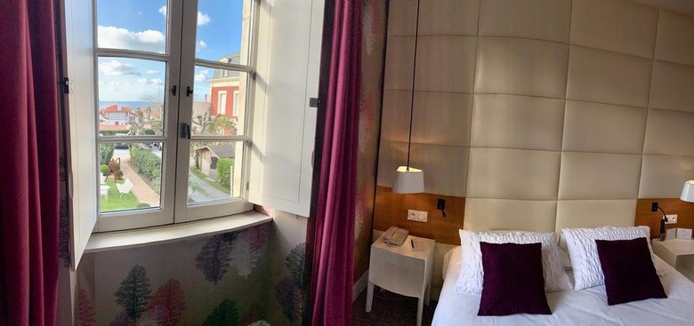 Hotel De Silhouette