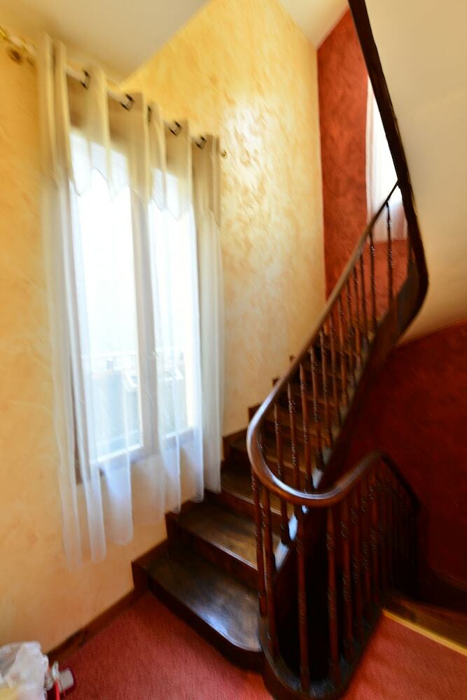 Hostal Au Pied Du Chateau