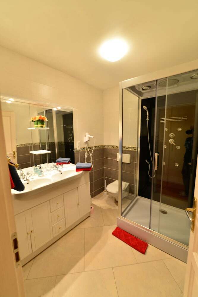 Hostal Au Pied Du Chateau