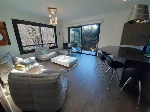 Holiday Home De La Corniche