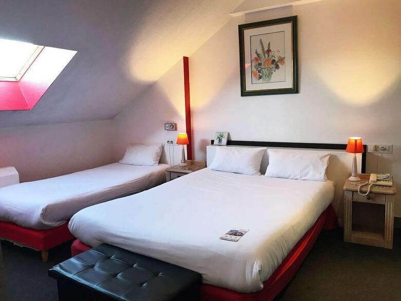 Hotel H�tel Aux Sacres