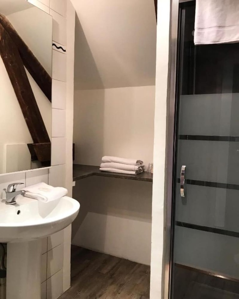 Hotel H�tel Aux Sacres