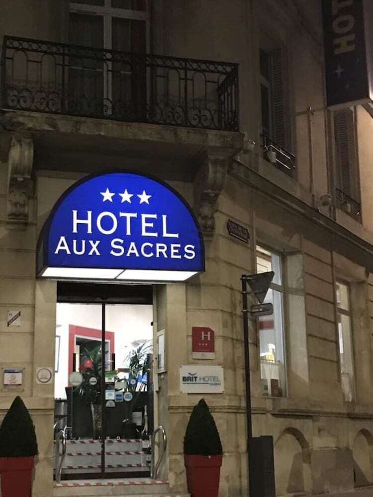 Hotel H�tel Aux Sacres