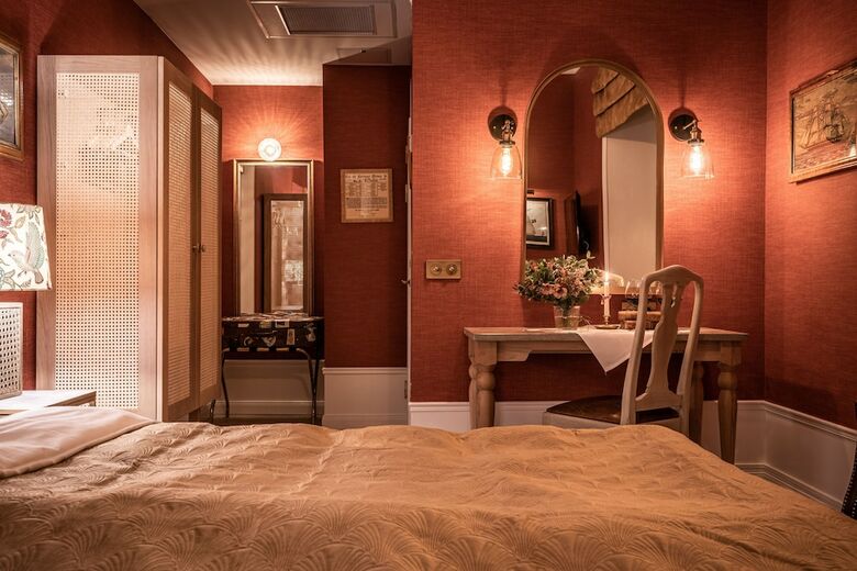 Victory Hotel