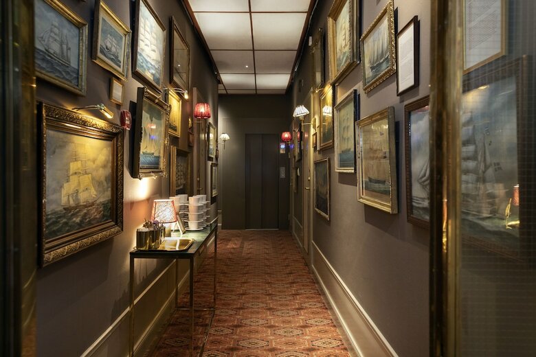Victory Hotel
