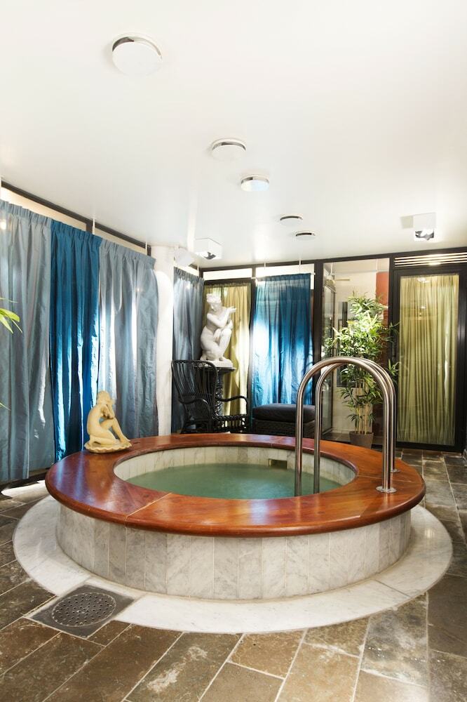 Victory Hotel