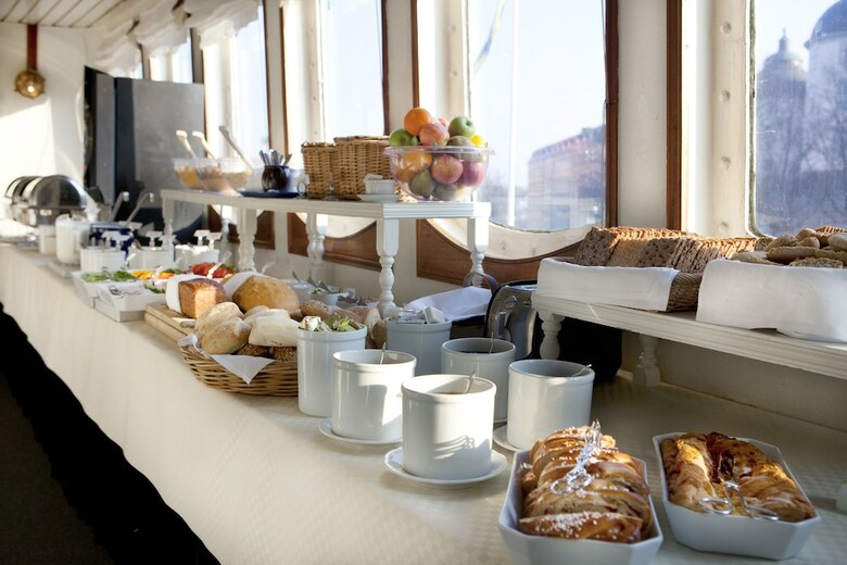 Malardrottningen Yacht Hotel