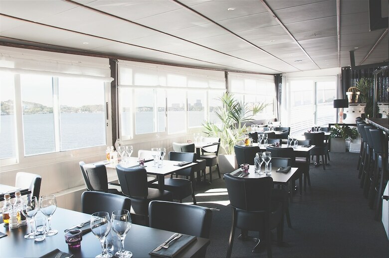 Malardrottningen Yacht Hotel
