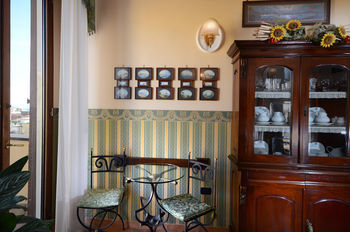 Pinto Storey Hotel
