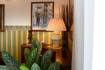 Pinto Storey Hotel