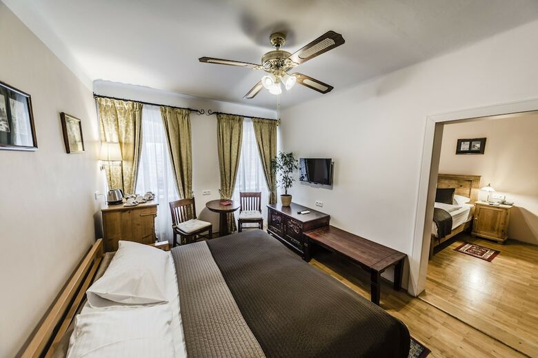 Hotel Archibald At Charles Bridge