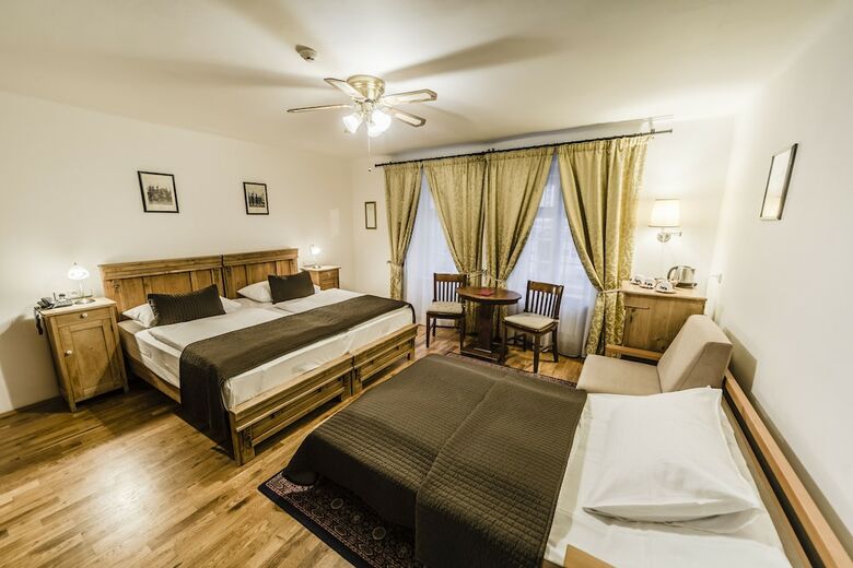 Hotel Archibald At Charles Bridge