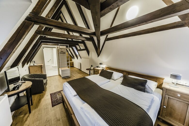 Hotel Archibald At Charles Bridge