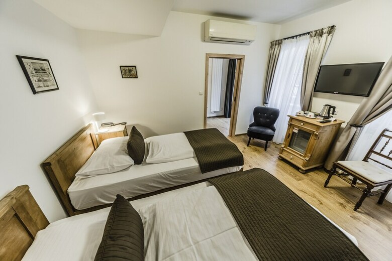 Hotel Archibald At Charles Bridge