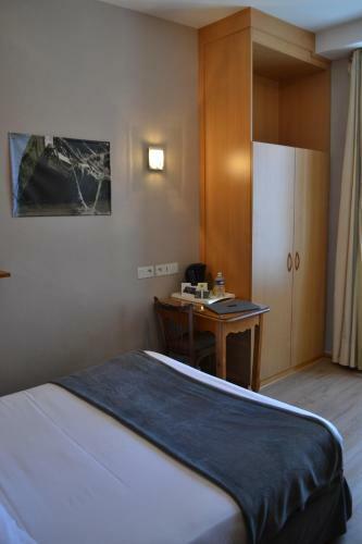 Hotel H�tel-restaurant La Porte Saint Pierre