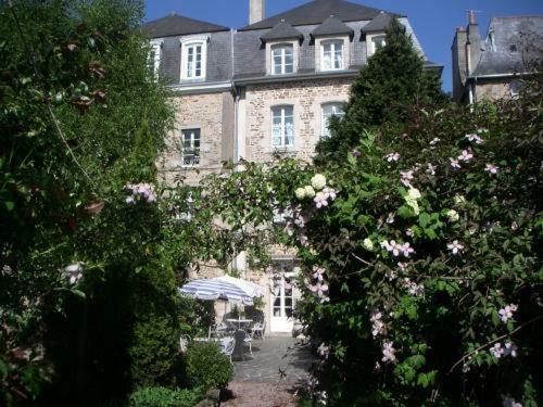 Hotel H�tel Le D'avaugour - Logis
