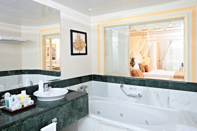 Hotel Bahia Principe Luxury Bouganville