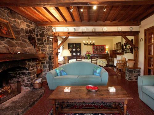 Holiday Home La Lezardiere Belvaux Rochefort