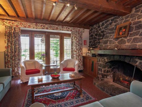 Holiday Home La Lezardiere Belvaux Rochefort