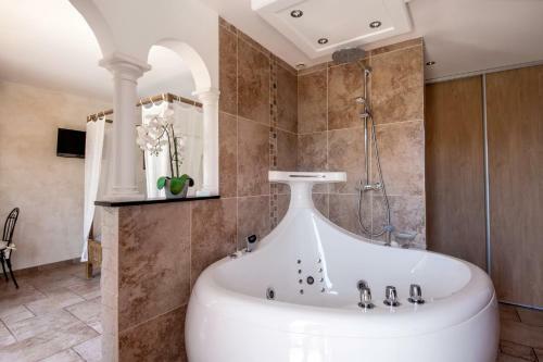 Bed & Breakfast La Demeure Insoup�onn�e