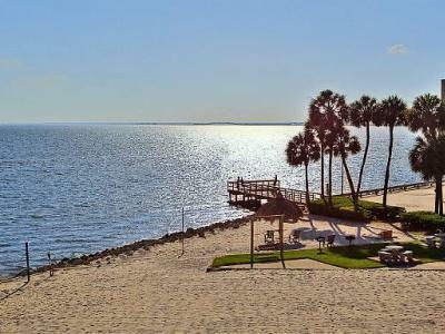 Hotel Sailport Waterfront Suites