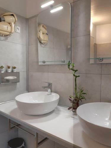 Hotel Aerotel Versailles Saint Cyr - L'�tape Du Silence