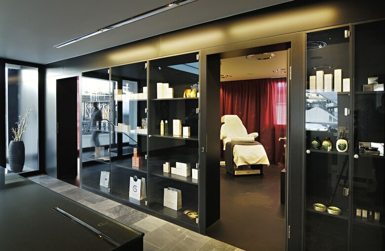 Alpenhotel ...fall In Love