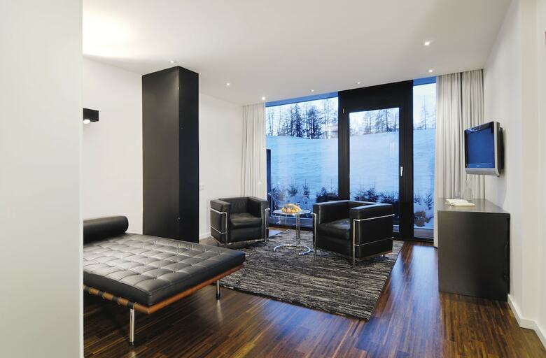 Alpenhotel ...fall In Love