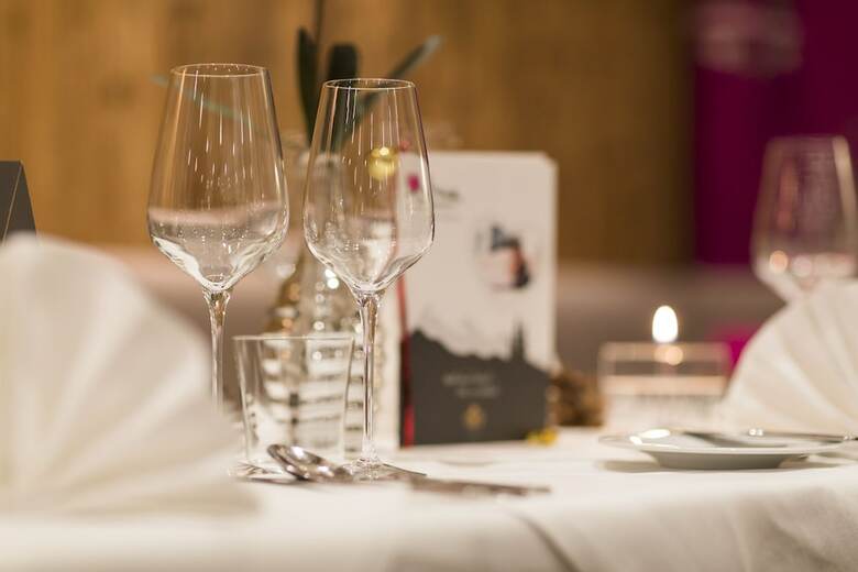 Alpenhotel ...fall In Love
