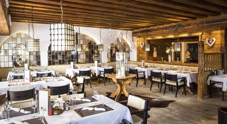Alpenhotel ...fall In Love