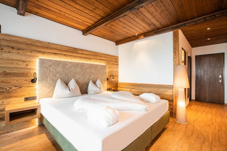 Alpenhotel ...fall In Love