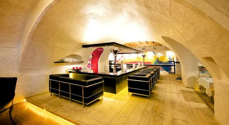 Alpenhotel ...fall In Love