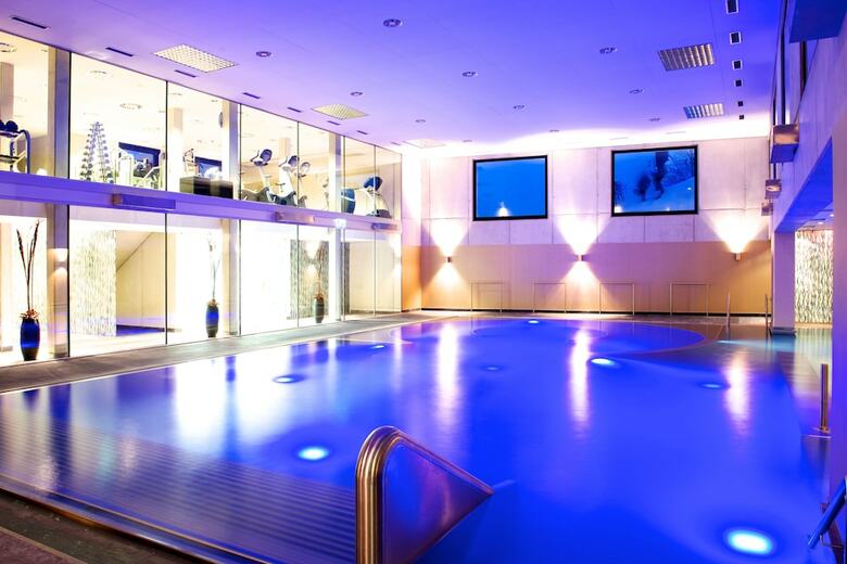 Alpenhotel ...fall In Love