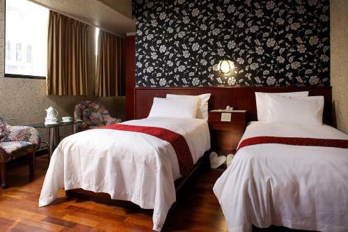 Gene Long Haiy Att Hotel