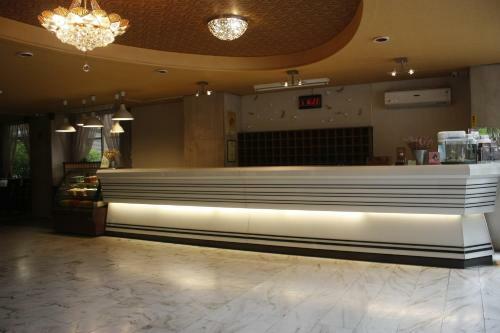 Gene Long Haiy Att Hotel