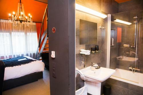Hotel Moon Eat And Sleep
