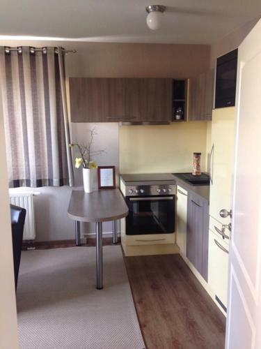 Apartment Vis-a-vis