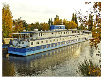 Hotel Botel Racek