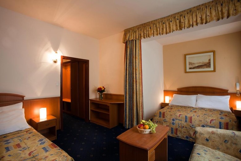 Kavalir Hotel
