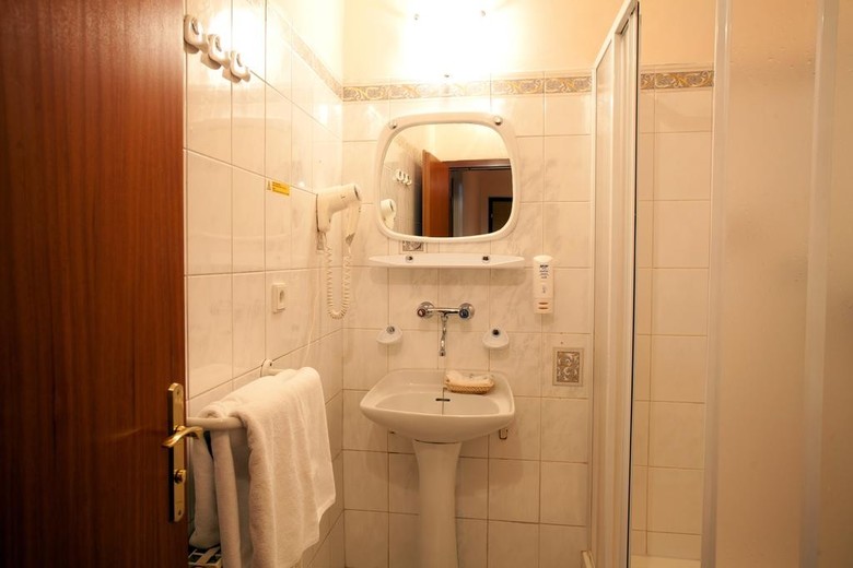 Kavalir Hotel