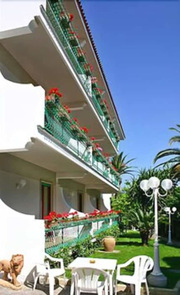 Hotel Eliseo Park's