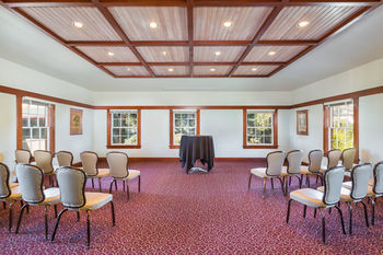 Hotel Wyndham Garden The Pierpont Inn