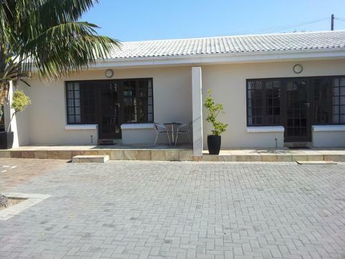 Hostal Palm Beach Guesthouse