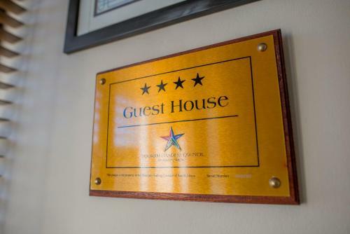 Hostal Palm Beach Guesthouse