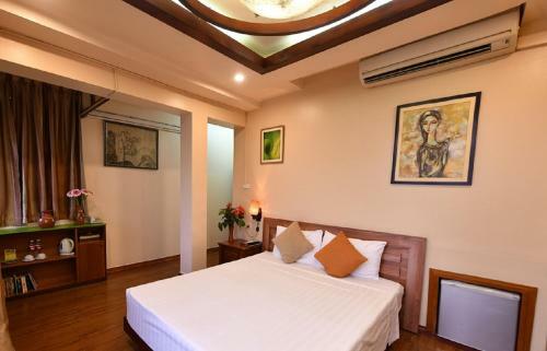Artisan Lakeview Hotel