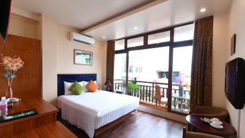 Artisan Lakeview Hotel