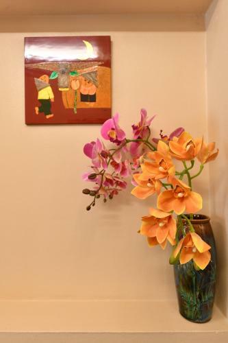 Artisan Lakeview Hotel