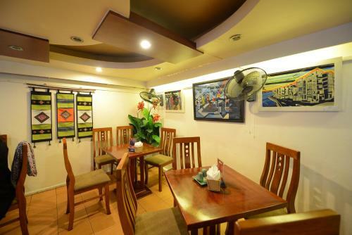Artisan Lakeview Hotel