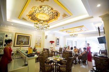 Louis Hotel